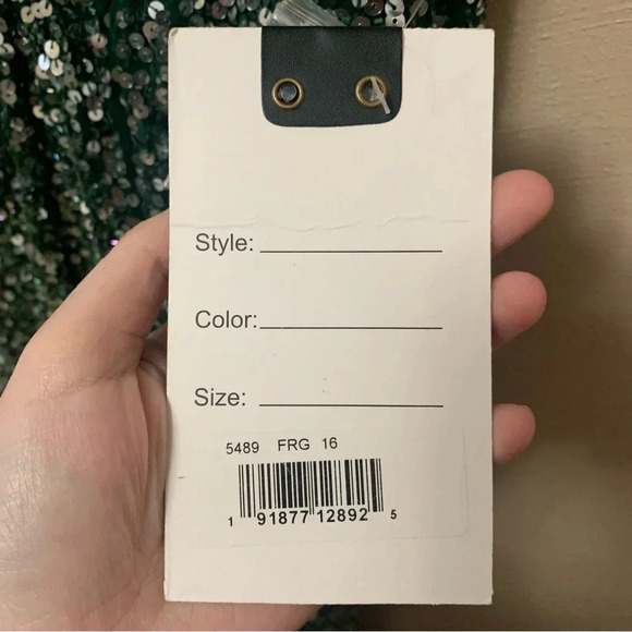 Mac Duggal Cap Sleeve Sequined High Slit Gown in Forest Green Size 16 NWT New - Picture 13 of 13